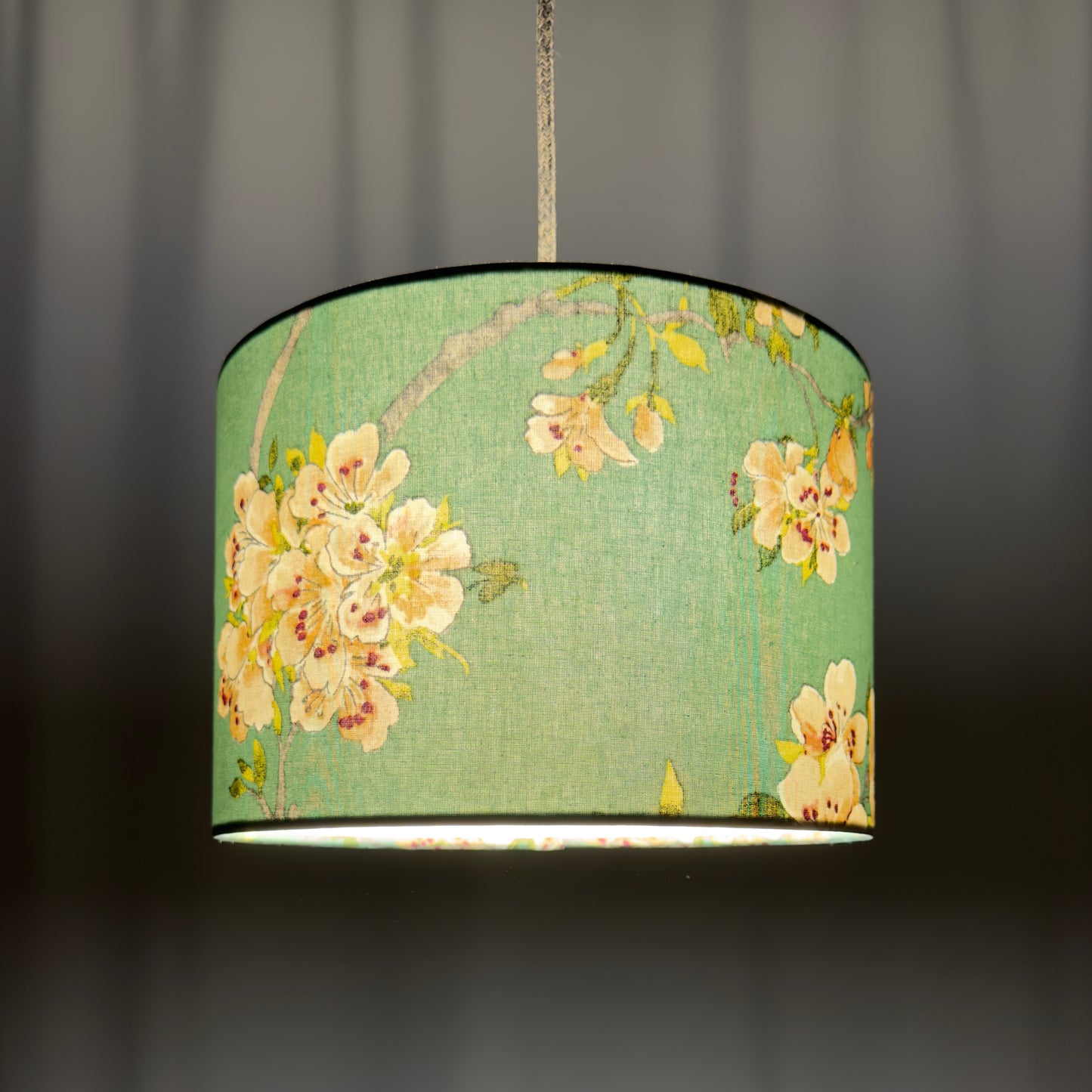 Lampenschirm „Blossom Serenity“